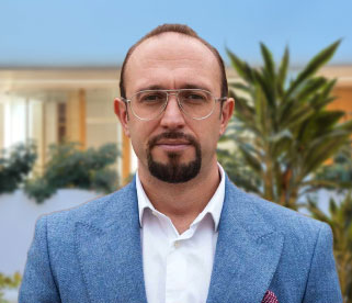 Portrait of Diedon Kica, Chief Commercial Officer at InstaBuilt
